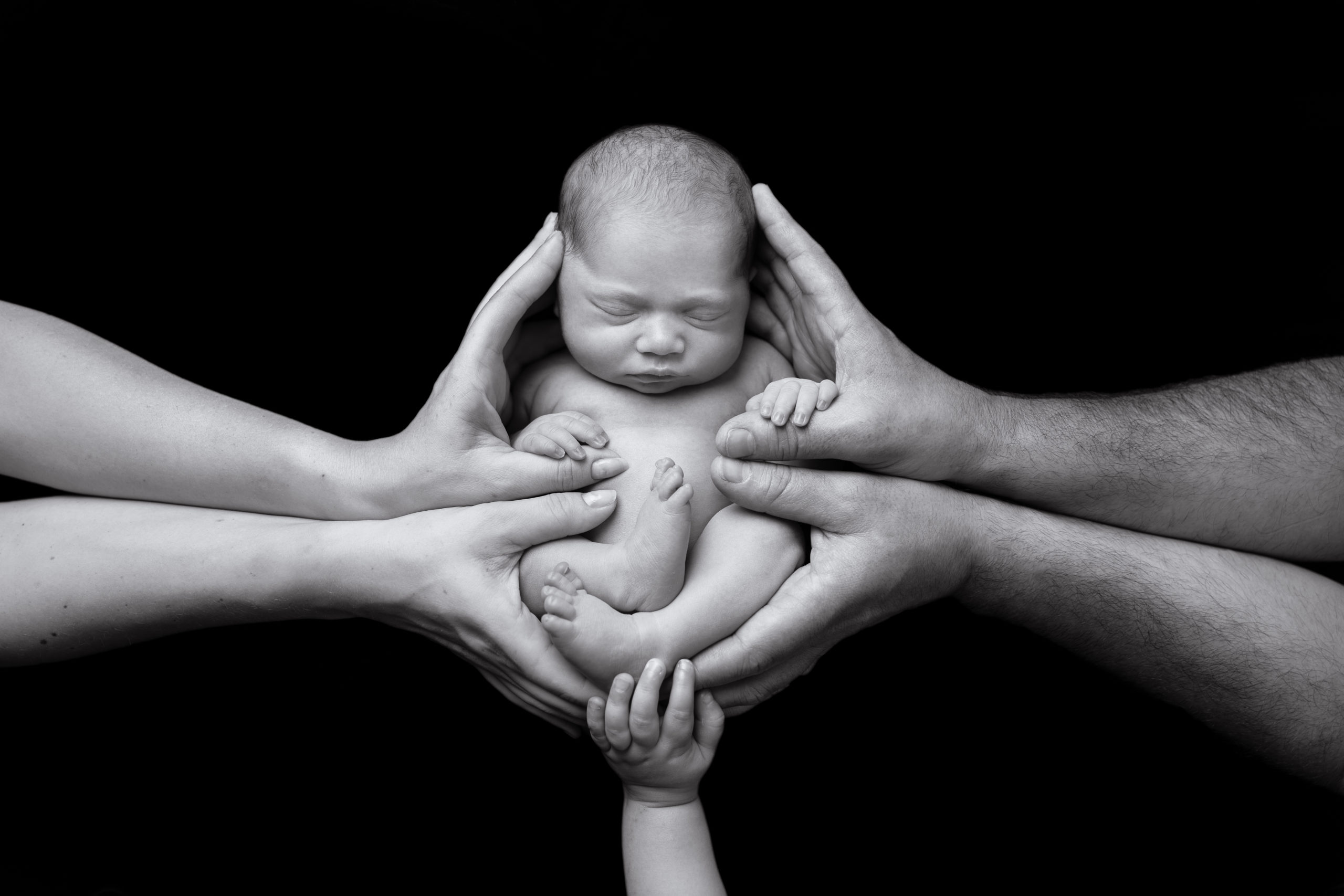 Black & white Newborn photo, luxury photography experience, newcastle
